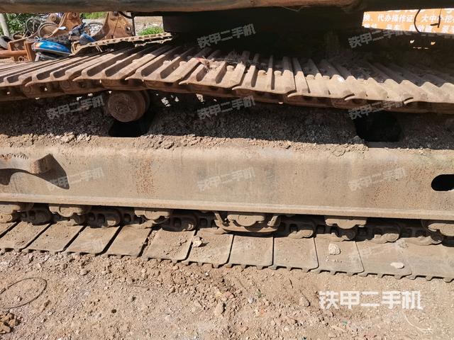 右側(cè)履帶整體(行走機(jī)構(gòu)) 右側(cè)履帶整體(行走機(jī)構(gòu))