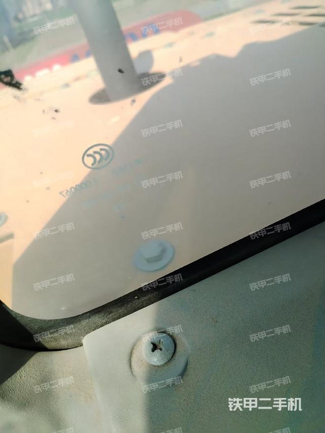 后窗玻璃角標(biāo)(駕駛室部分) 后窗玻璃角標(biāo)(駕駛室部分)