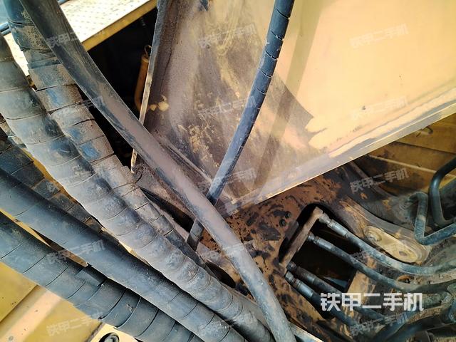 大臂根部?斜視(工作和回轉(zhuǎn)裝置) 大臂根部?斜視(工作和回轉(zhuǎn)裝置)