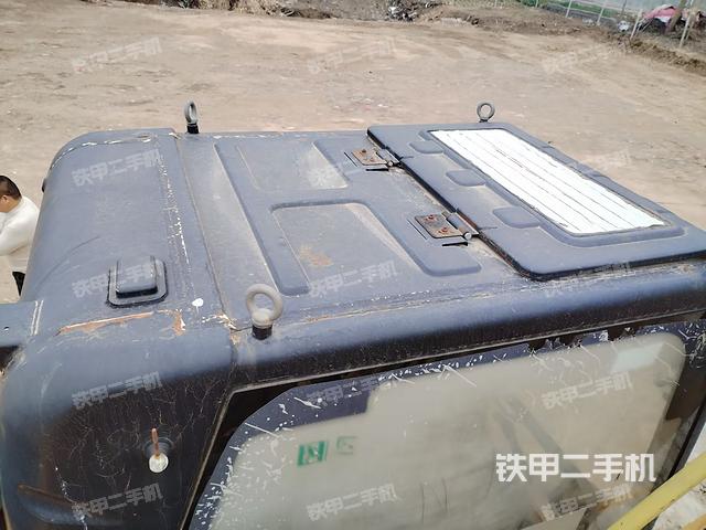 驾驶室顶部俯视(上车部件) 驾驶室顶部俯视(上车部件)