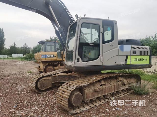 中联重科ZE215E-10挖掘机