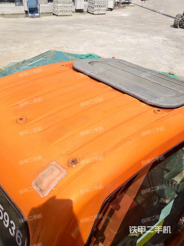 驾驶室顶部（整机外观）