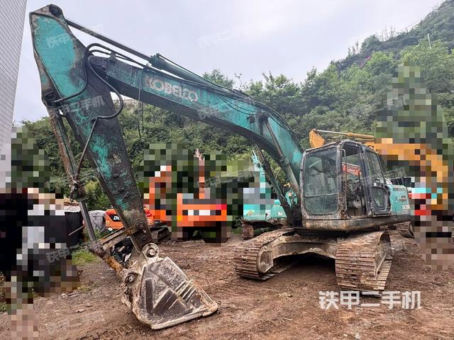 神鋼SK200-8挖掘機(jī)