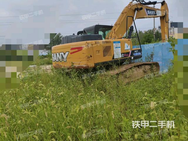 三一重工SY215C挖掘機(jī)