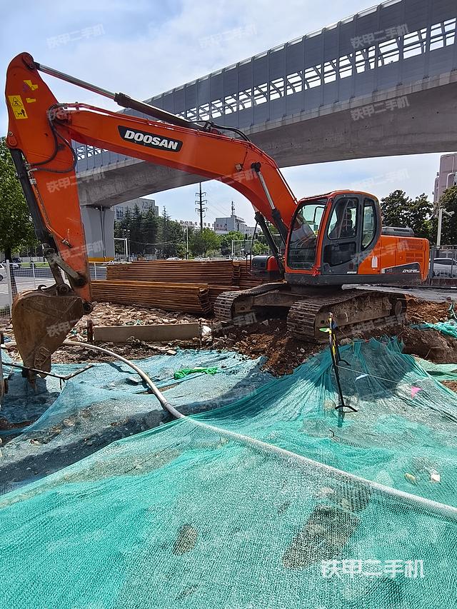 斗山DX215-9C挖掘機(jī)