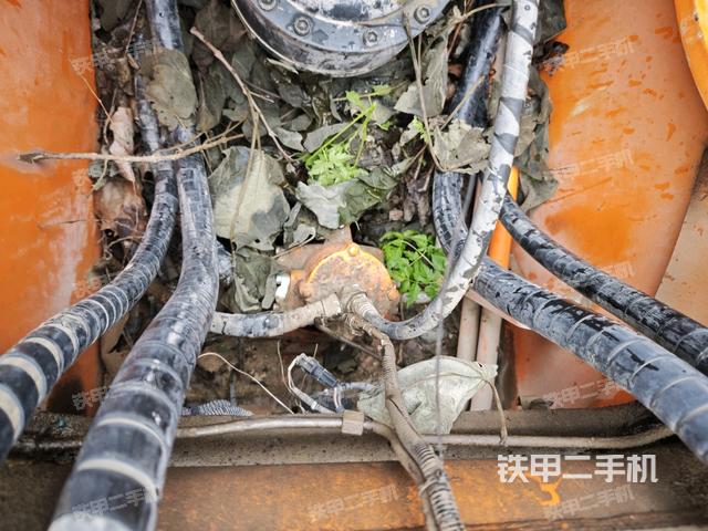 中央回轉接頭特寫(上車部件) 中央回轉接頭特寫(上車部件)