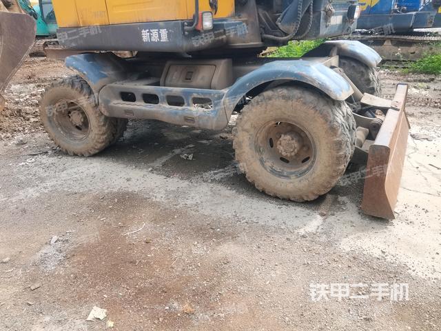 左侧履带整体 (行走机构) 左侧履带整体 (行走机构)