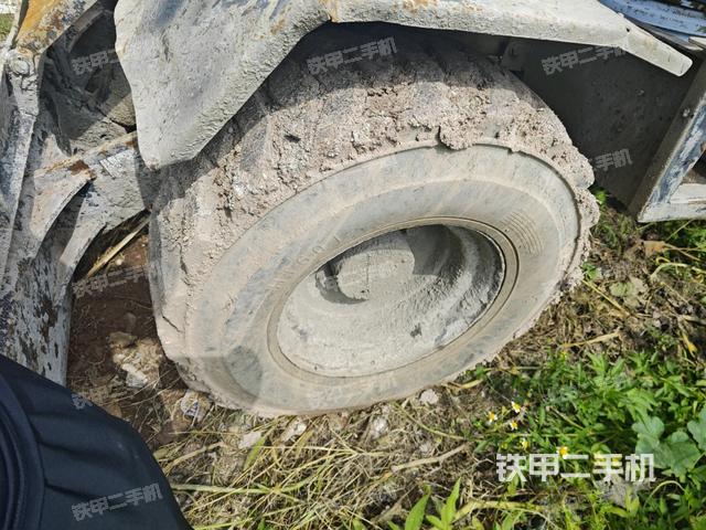 右驱动轮（行走机构）