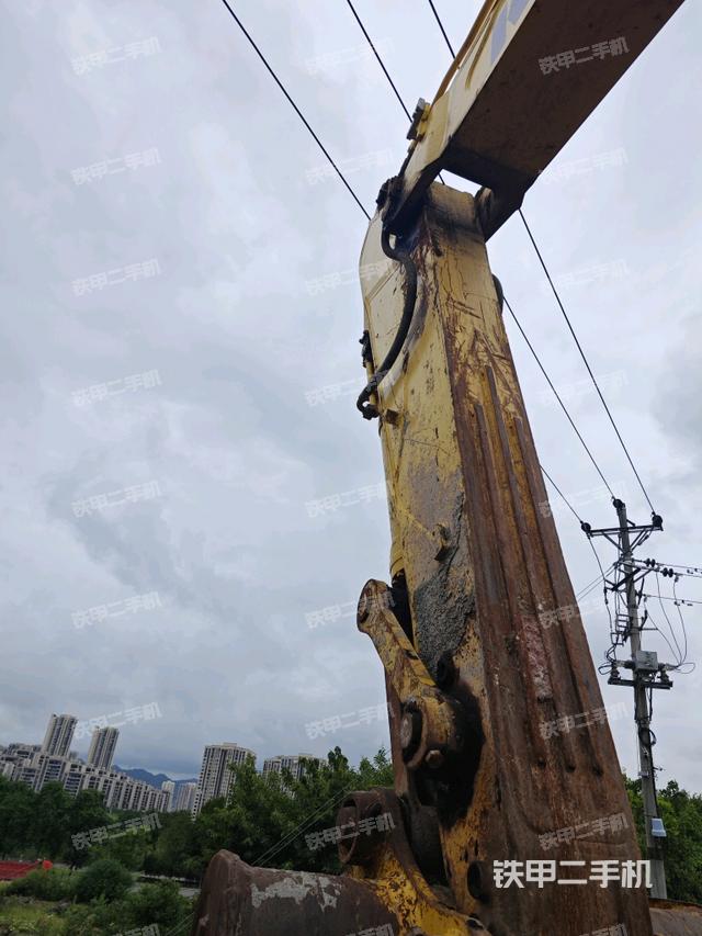小臂整體左后(工作和回轉(zhuǎn)裝置) 小臂整體左后(工作和回轉(zhuǎn)裝置)