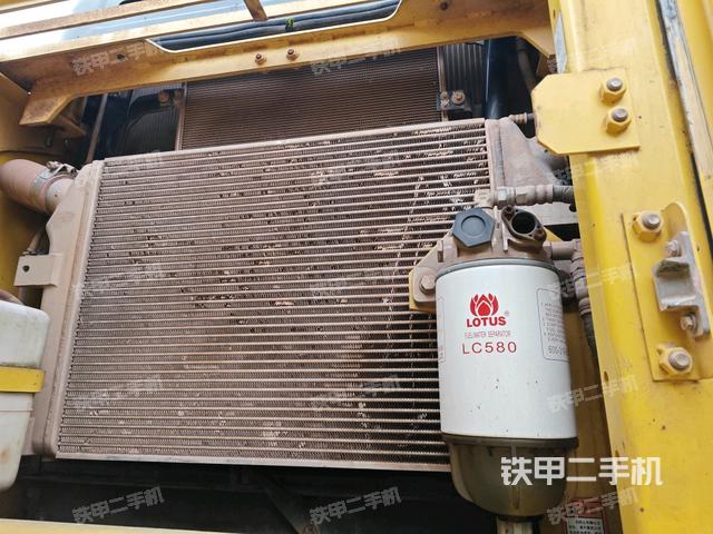 散熱器正面(大件艙室) 散熱器正面(大件艙室)
