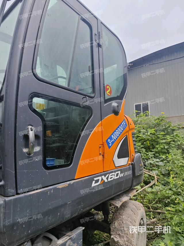  驾驶室正侧（驾驶室部分）