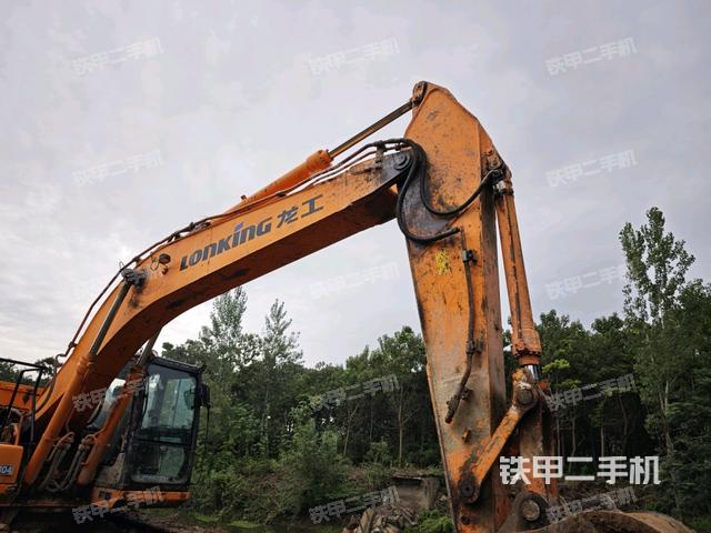 小臂整體左后(工作和回轉裝置) 小臂整體左后(工作和回轉裝置)