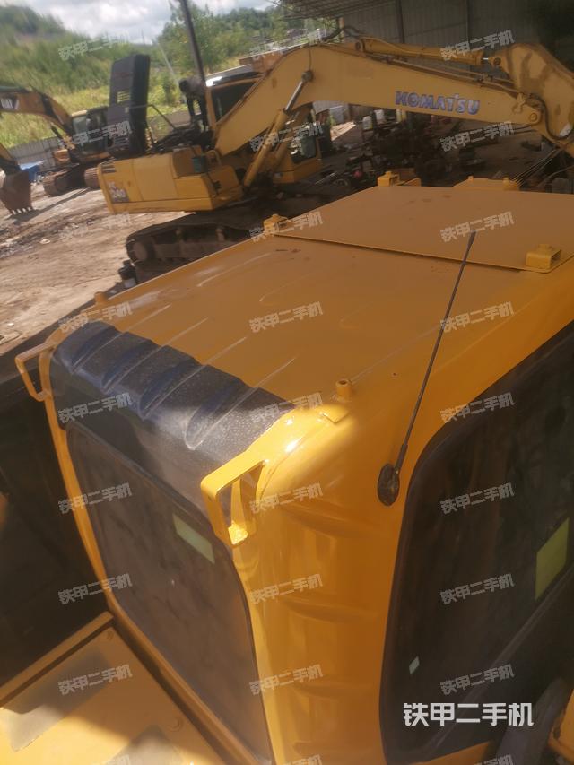 驾驶室顶部（整机外观）