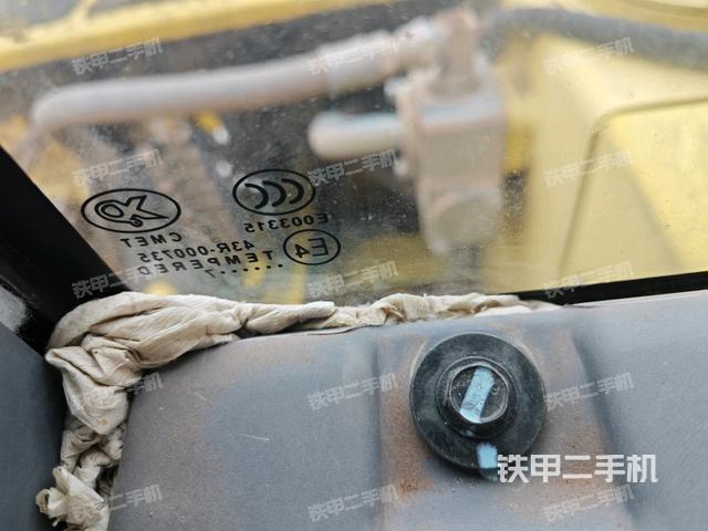 后窗玻璃角標(駕駛室部分) 后窗玻璃角標(駕駛室部分)