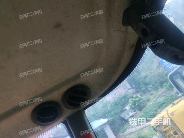 左后方玻璃角標(biāo)(駕駛室部分) 左后方玻璃角標(biāo)(駕駛室部分)