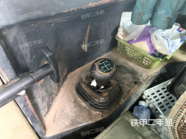 右侧玻璃角标(驾驶室部分) 右侧玻璃角标(驾驶室部分)