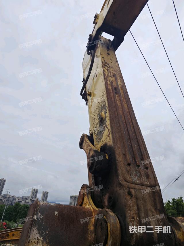 小臂整體左后(工作和回轉(zhuǎn)裝置) 小臂整體左后(工作和回轉(zhuǎn)裝置)