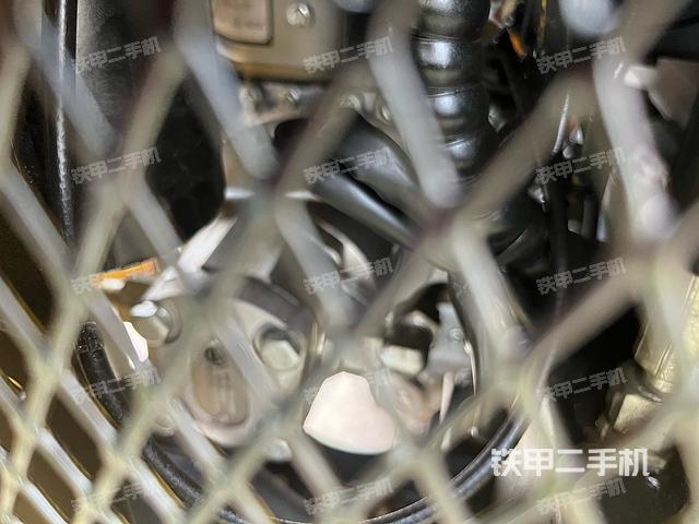 液壓泵艙室正面整體（整機(jī)外觀）