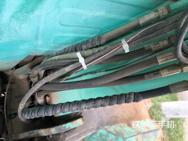 铲斗右后整体(工作和回转装置) 铲斗右后整体(工作和回转装置)