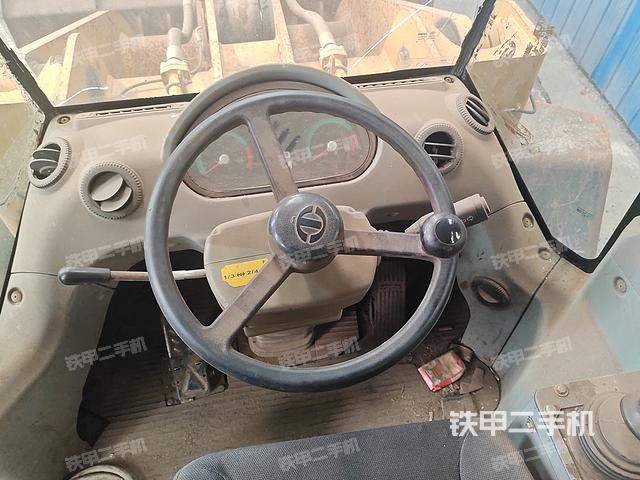 駕駛室操作臺(整機外觀及大件) 駕駛室操作臺(整機外觀及大件)