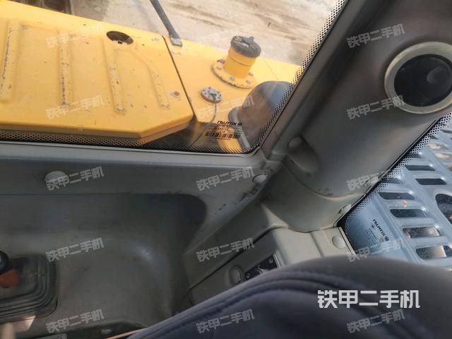 右侧玻璃角标(驾驶室部分) 右侧玻璃角标(驾驶室部分)