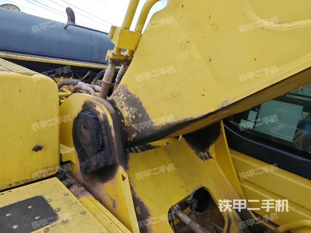 大臂根部?斜視(工作和回轉(zhuǎn)裝置) 大臂根部?斜視(工作和回轉(zhuǎn)裝置)