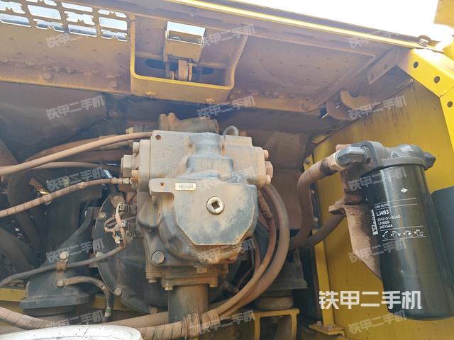 液壓泵斜45?右(大件艙室) 液壓泵斜45?右(大件艙室)