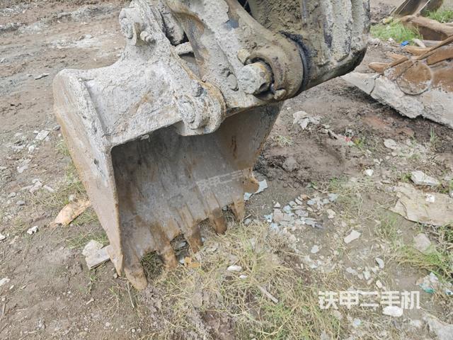 铲斗右后整体（工作和回转装置）