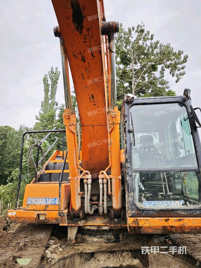大臂整體?右側(工作和回轉裝置) 大臂整體?右側(工作和回轉裝置)