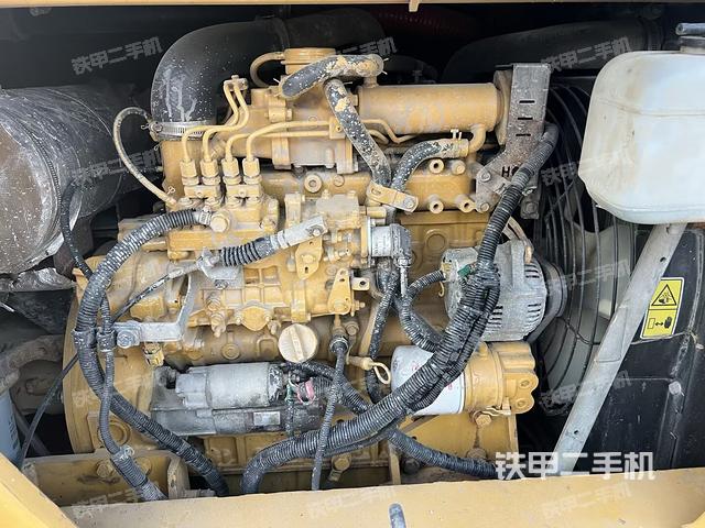 發(fā)動機(jī)整體俯視(整機(jī)外觀) 發(fā)動機(jī)整體俯視(整機(jī)外觀)