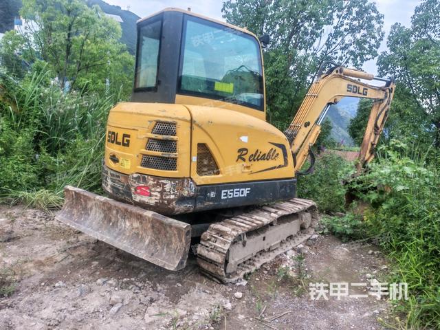 右前45(整機(jī)外觀) 右前45(整機(jī)外觀)