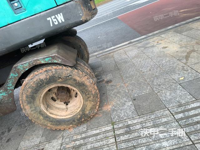 右侧履带整体 (行走机构) 右侧履带整体 (行走机构)