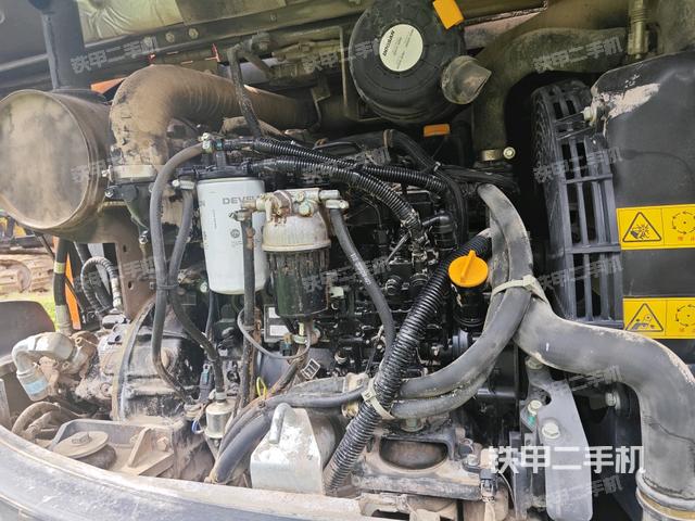 发动机室（上车部件）