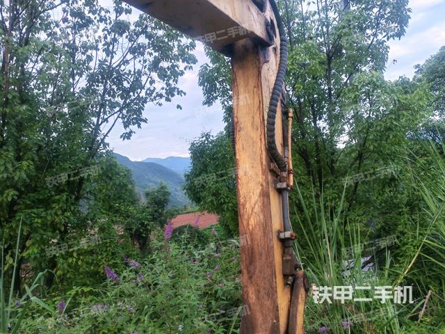 小臂整體右前(工作和回轉(zhuǎn)裝置) 小臂整體右前(工作和回轉(zhuǎn)裝置)