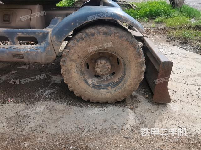左导向轮(行走机构) 左导向轮(行走机构)