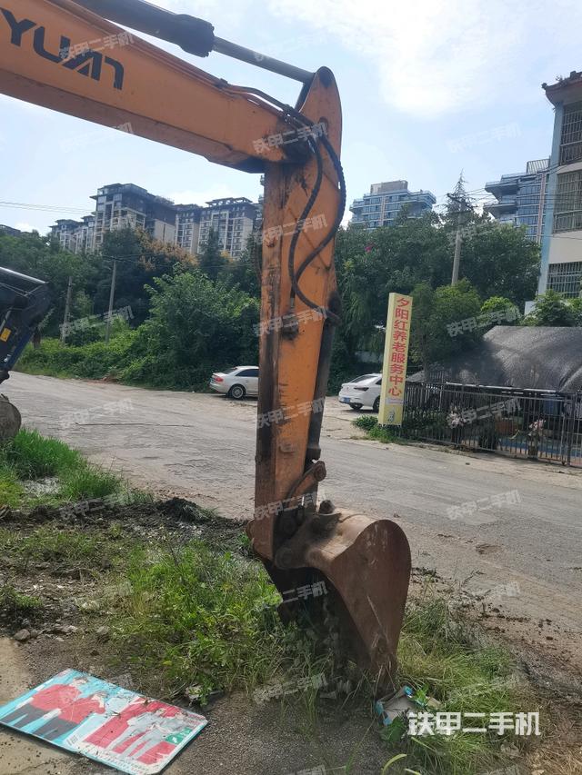 小臂整体右前(工作和回转装置) 小臂整体右前(工作和回转装置)