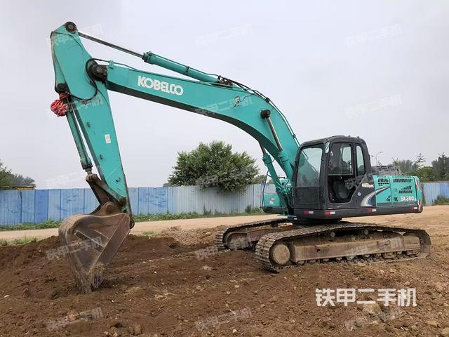 神钢SK260LC-8挖掘机