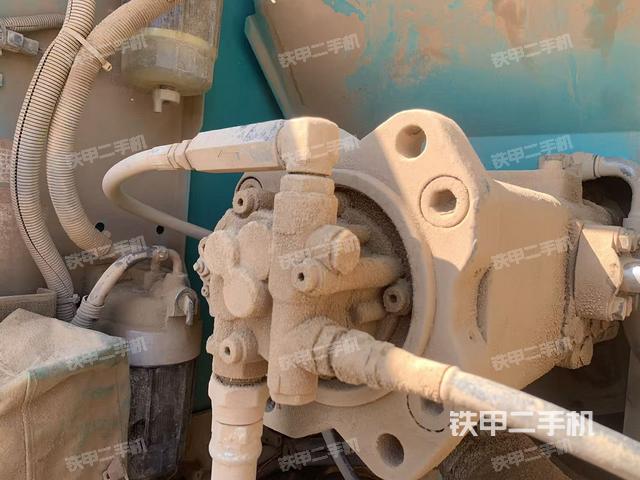 液壓泵艙室正面整體(整機(jī)外觀) 液壓泵艙室正面整體(整機(jī)外觀)