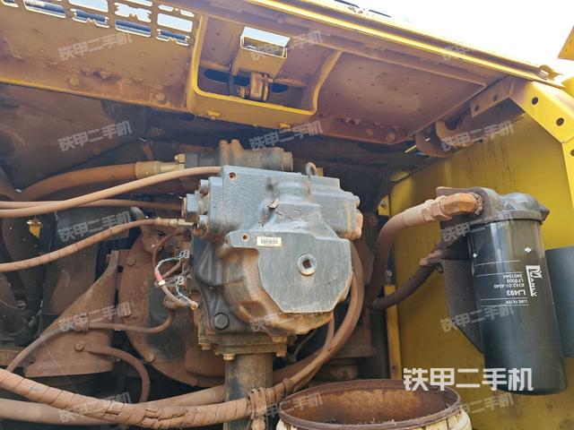 液壓泵斜45?右(大件艙室) 液壓泵斜45?右(大件艙室)