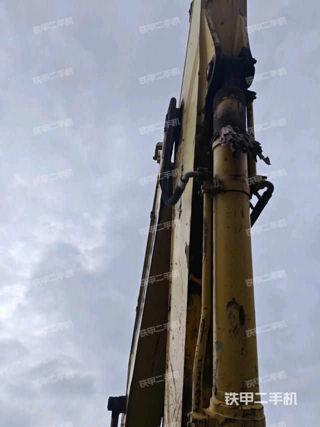 小臂整體右前(工作和回轉(zhuǎn)裝置) 小臂整體右前(工作和回轉(zhuǎn)裝置)