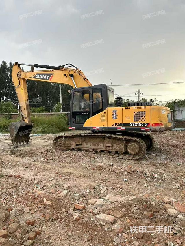 三一重工SY215C挖掘機