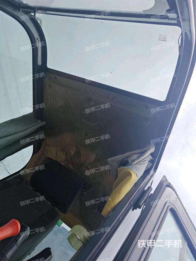 顶棚整体（驾驶室部分）