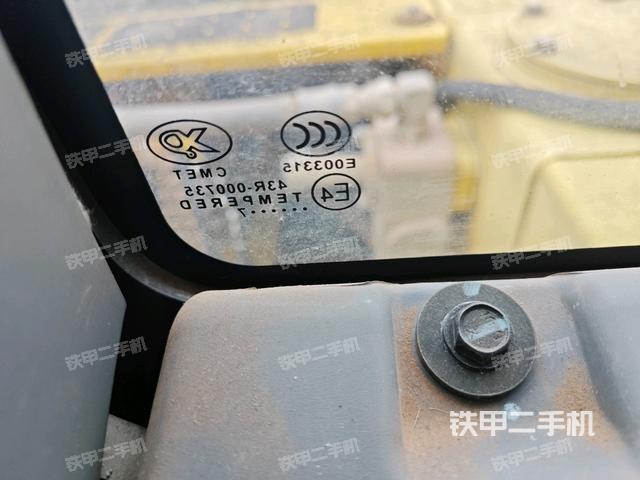 后窗玻璃角標(駕駛室部分) 后窗玻璃角標(駕駛室部分)