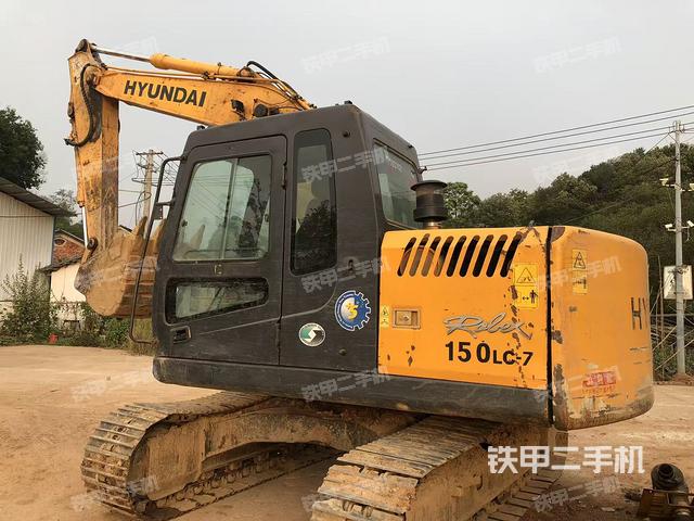 现代R110-7挖掘机