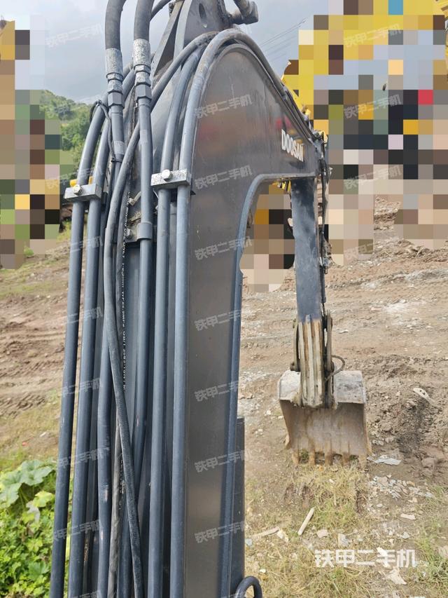 大臂背部俯视（工作和回转装置）