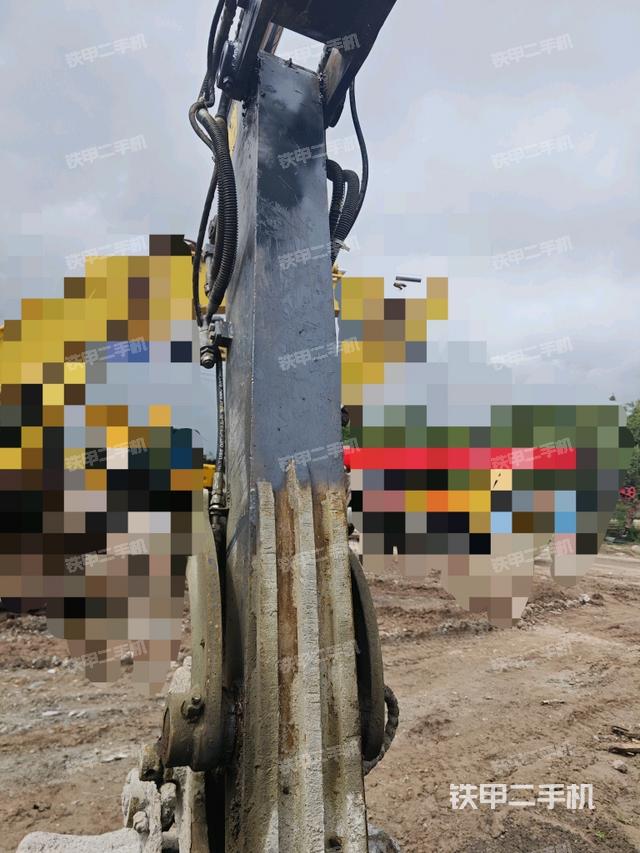 小臂整体左后（工作和回转装置）