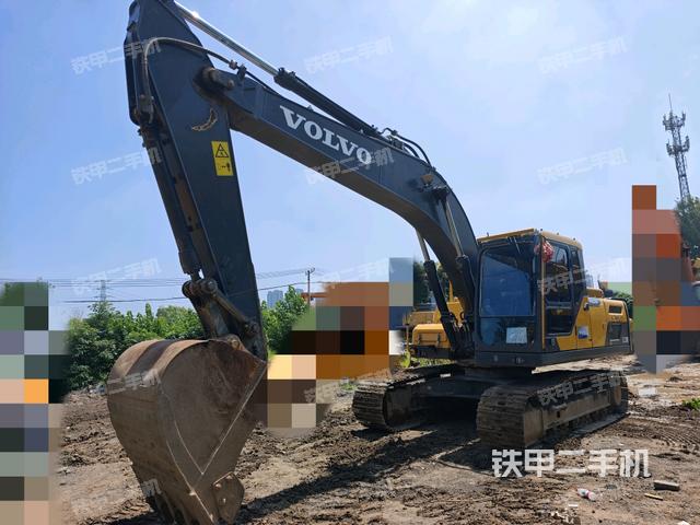 沃爾沃EC220D挖掘機(jī)