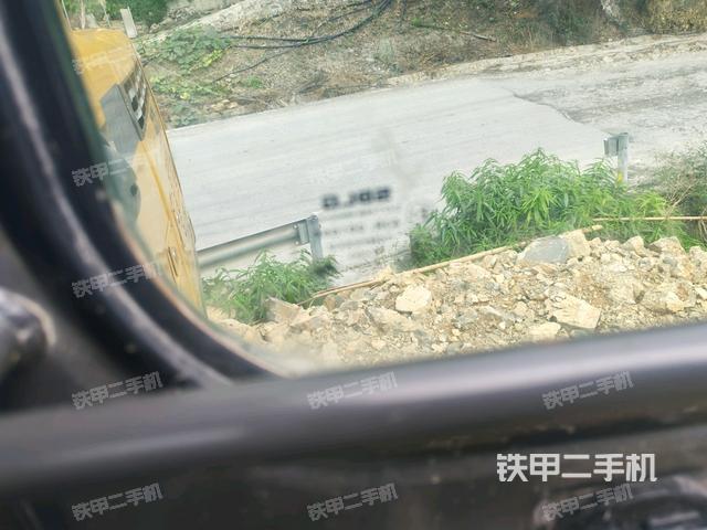 駕駛室正側(cè)(駕駛室部分) 駕駛室正側(cè)(駕駛室部分)