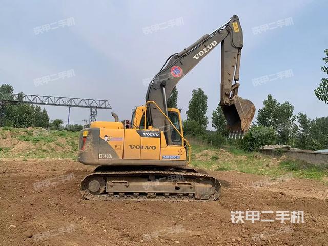 整機(jī)右后45°(整機(jī)外觀) 整機(jī)右后45°(整機(jī)外觀)