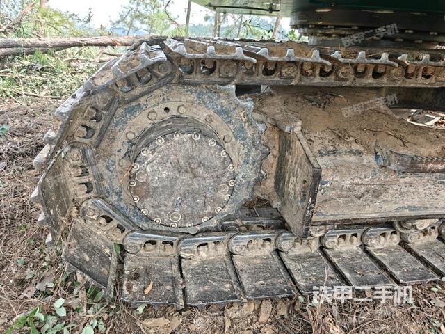 右側(cè)履帶整體?(行走機(jī)構(gòu)) 右側(cè)履帶整體?(行走機(jī)構(gòu))